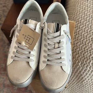 SHUSHOP brand new, never worn. Size 7.5.